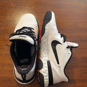 Mens Nike Alpha Huarache Elite 3 turf shoes size 9.5